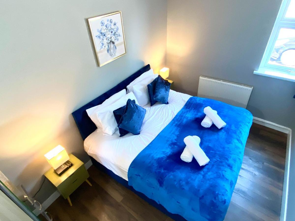 2 Bed Town Centre Nr Theatre Free Park Wi-Fi & Garden Apartment Aylesbury  Exterior photo