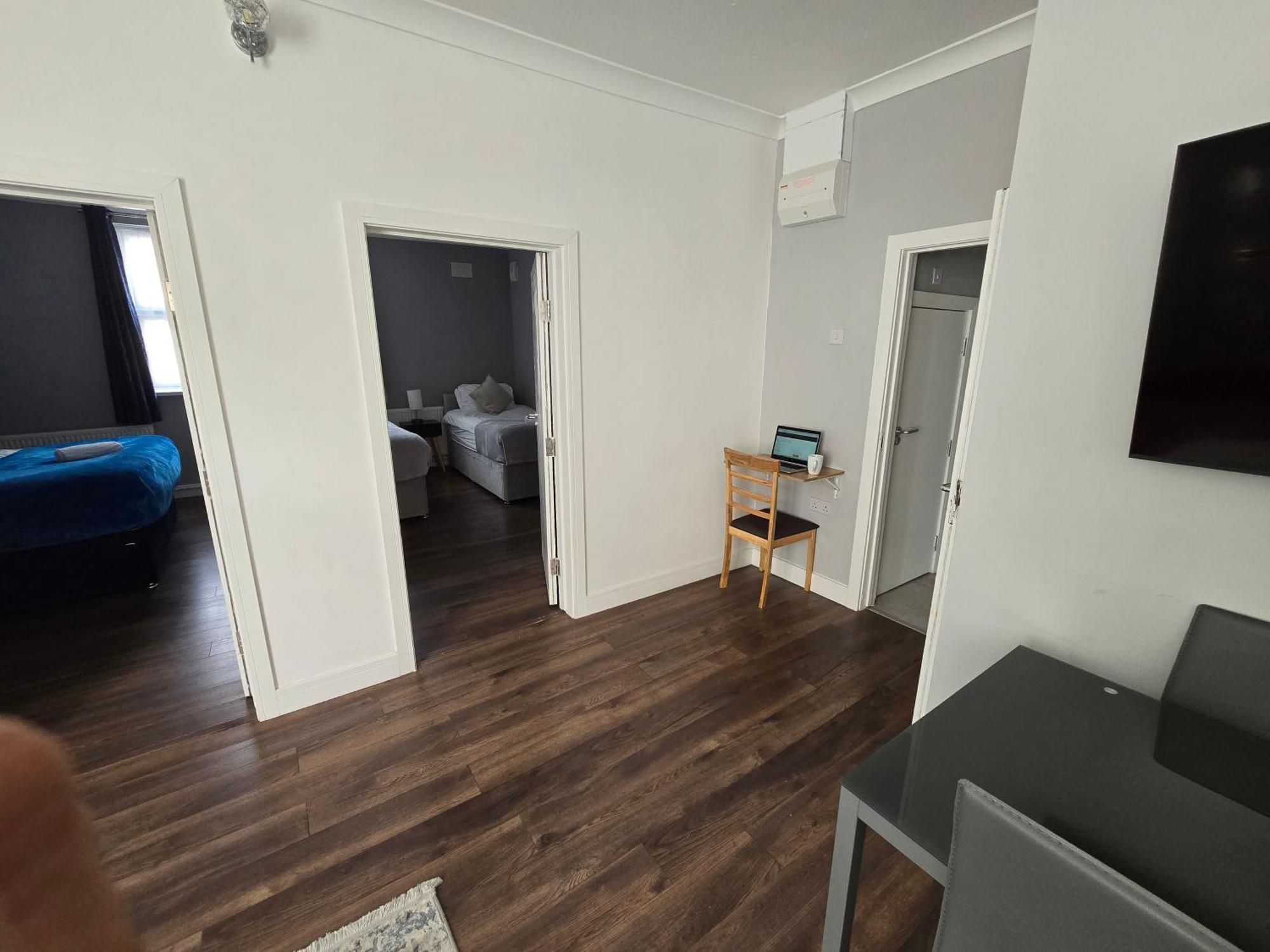 2 Bed Town Centre Nr Theatre Free Park Wi-Fi & Garden Apartment Aylesbury  Exterior photo